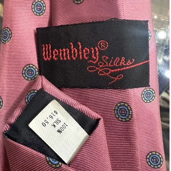 Wembley Pink Silk Medallion Print Tie Classic Vintage Menswear - Picture 4 of 4